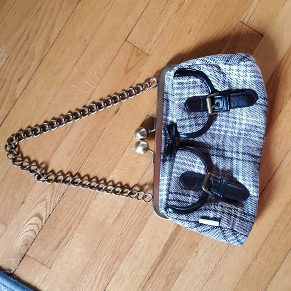 Plaid bow and buckle accent clutch - Picture 2 of 7